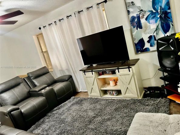 2918 Funston St 29B, Hollywood FL 33020