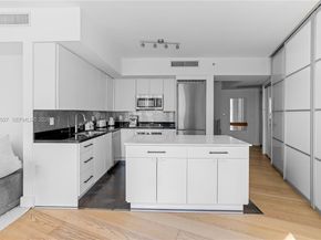 92 SW 3rd St 1201, Miami FL 33130