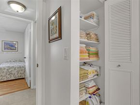 337 Pine Ridge Cir D2, Green Acres FL 33463