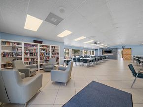 337 Pine Ridge Cir D2, Green Acres FL 33463