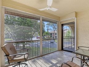 337 Pine Ridge Cir D2, Green Acres FL 33463