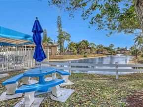 337 Pine Ridge Cir D2, Green Acres FL 33463