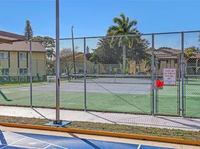 337 Pine Ridge Cir D2, Green Acres FL 33463