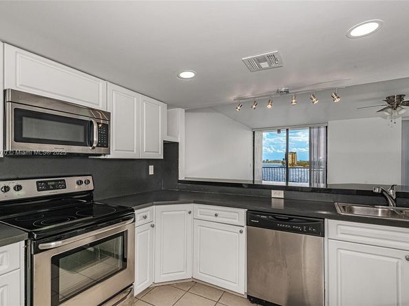 555 NE 15th St 603, Miami FL 33132