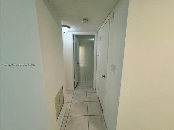 2005 Jefferson St 205, Hollywood FL 33020
