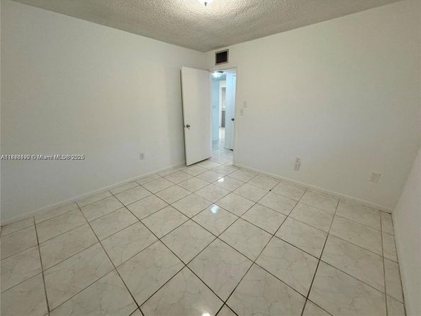 2005 Jefferson St 205, Hollywood FL 33020