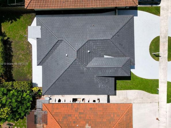 1143 NW 134th Pl, Miami FL 33182
