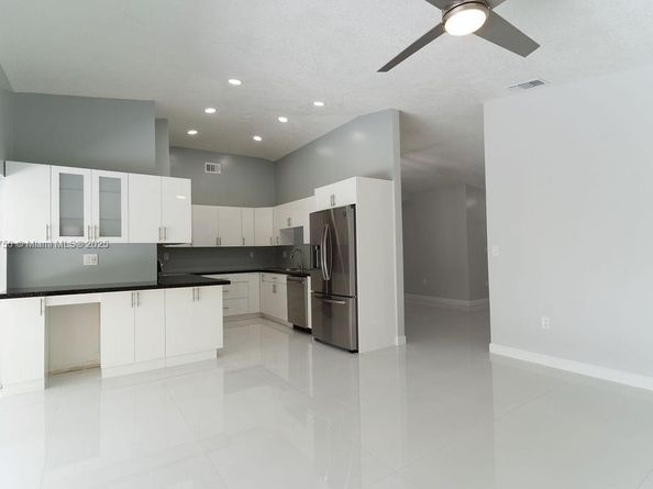 1143 NW 134th Pl, Miami FL 33182