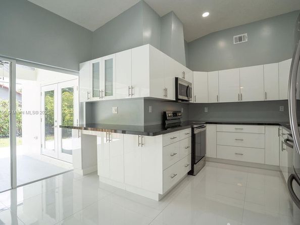 1143 NW 134th Pl, Miami FL 33182