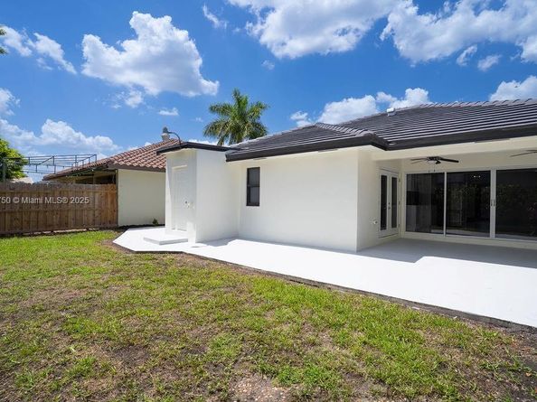 1143 NW 134th Pl, Miami FL 33182