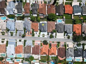 1143 NW 134th Pl, Miami FL 33182