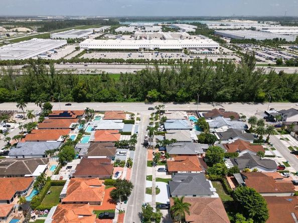 1143 NW 134th Pl, Miami FL 33182