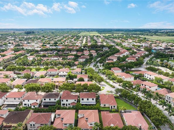 15451 SW 173rd Ln, Miami FL 33187