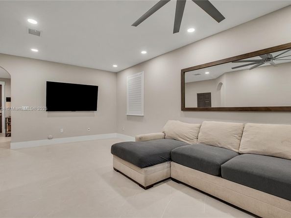 15451 SW 173rd Ln, Miami FL 33187