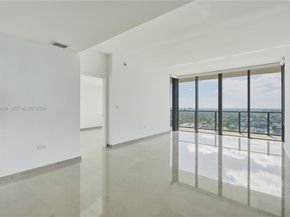 88 SW 7th St 3710, Miami FL 33130