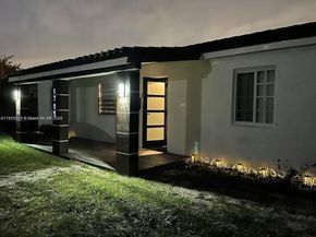 6765 SW 17th St, Miami FL 33155
