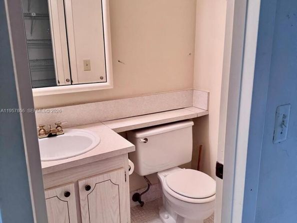 272 Dorset G, Boca Raton FL 33434