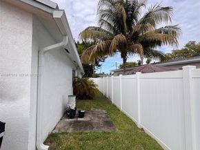 747 SW 6th St, Hallandale Beach FL 33009