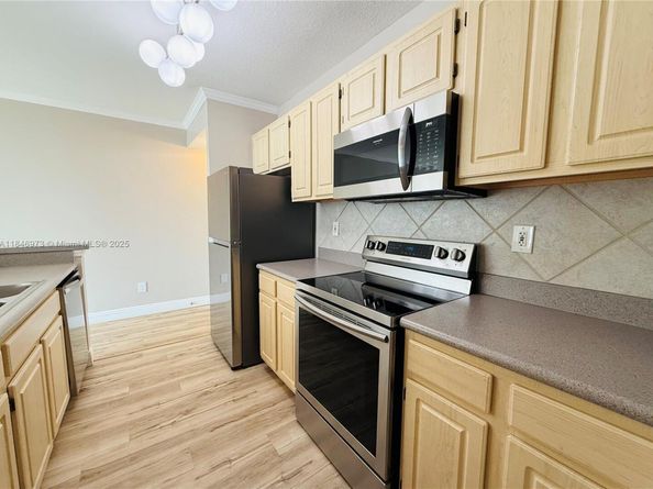 2665 SW 37th Ave 408, Miami FL 33133