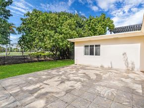 5220 La Gorce Dr, Miami Beach FL 33140