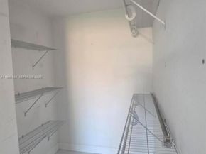 4680 NE 2nd Ave, Oakland Park FL 33334