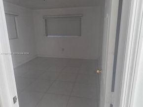 4680 NE 2nd Ave, Oakland Park FL 33334