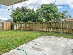 4680 NE 2nd Ave, Oakland Park FL 33334