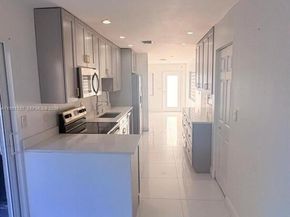 4680 NE 2nd Ave, Oakland Park FL 33334