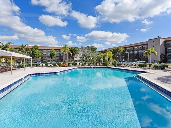 1251 SW 125th Ave 102T, Pembroke Pines FL 33027