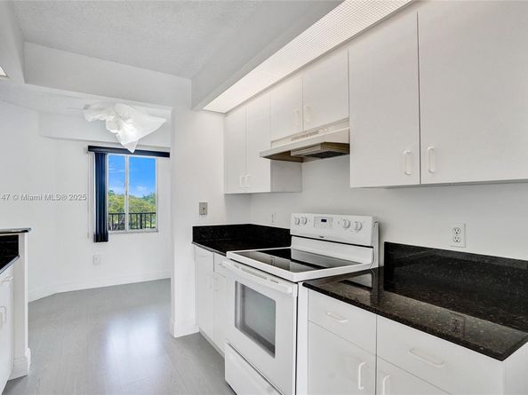 12750 SW 15th St 411D, Pembroke Pines FL 33027