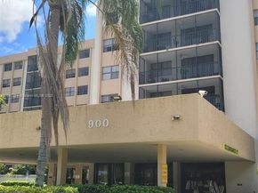 900 NE 195th St 620, Miami FL 33179