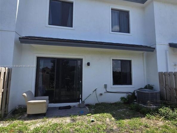 10847 SW 232nd Ter, Homestead FL 33032