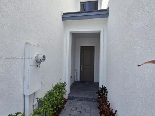 10847 SW 232nd Ter, Homestead FL 33032