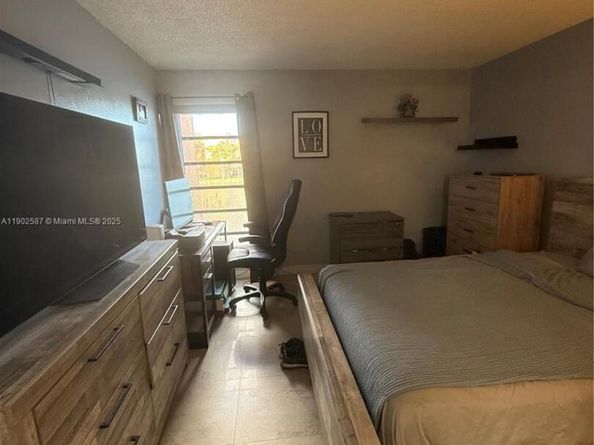 7TH St NW 4705 NW 2087, Miami FL 33126