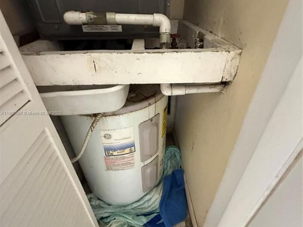 7TH St NW 4705 NW 2087, Miami FL 33126