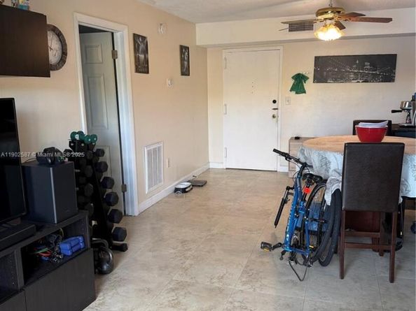 7TH St NW 4705 NW 2087, Miami FL 33126