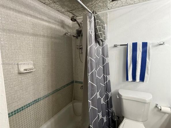 7TH St NW 4705 NW 2087, Miami FL 33126