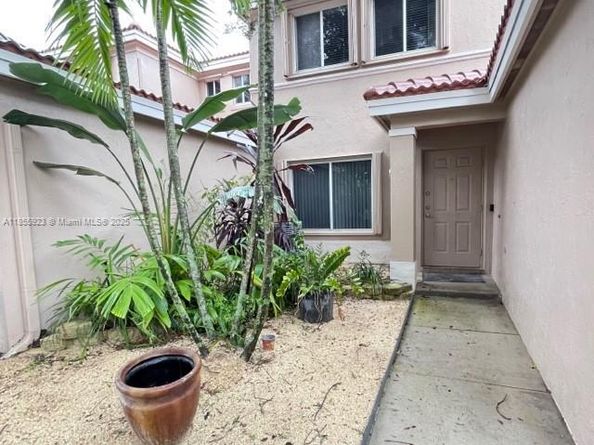 1683 SW 109th Ter, Davie FL 33324