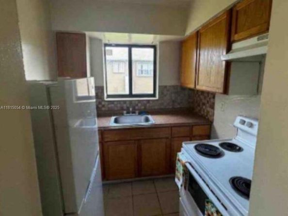 737 NW 6th St, Hallandale Beach FL 33009
