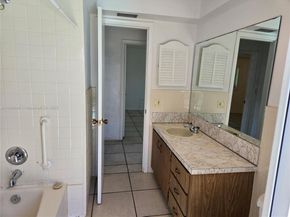 520 NW 75th Ter, Plantation FL 33317