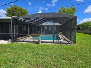 520 NW 75th Ter, Plantation FL 33317