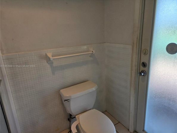 520 NW 75th Ter, Plantation FL 33317