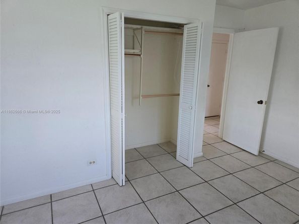 520 NW 75th Ter, Plantation FL 33317