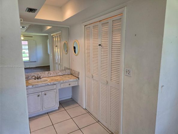 520 NW 75th Ter, Plantation FL 33317