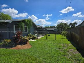 520 NW 75th Ter, Plantation FL 33317