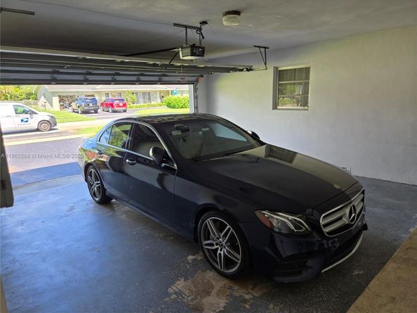 520 NW 75th Ter, Plantation FL 33317