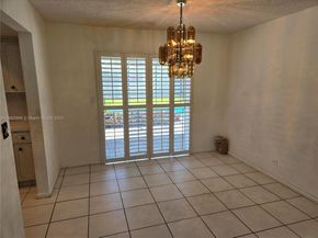 520 NW 75th Ter, Plantation FL 33317