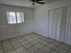 520 NW 75th Ter, Plantation FL 33317