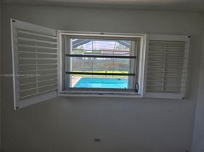 520 NW 75th Ter, Plantation FL 33317