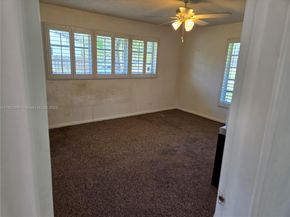 520 NW 75th Ter, Plantation FL 33317
